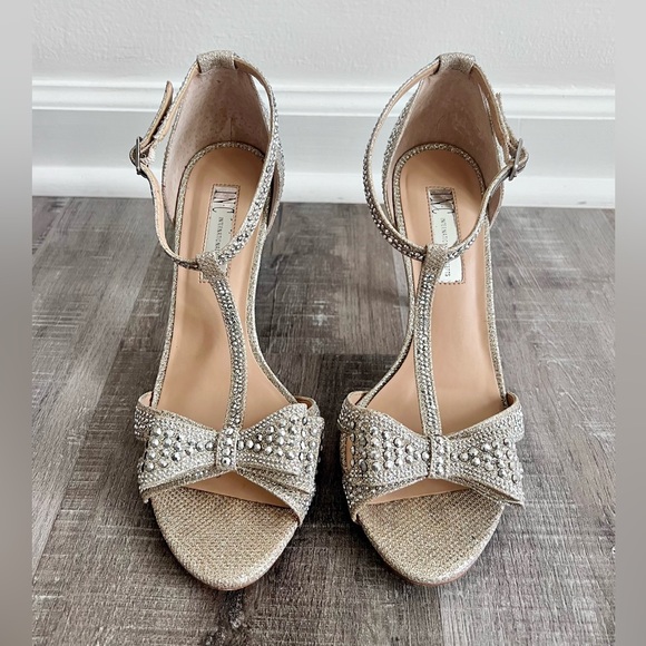 I.N.C. Glittery Bow T-Strap Heels Size 7.5 Holiday Party Wedding - Picture 2 of 10